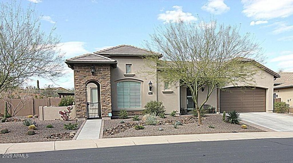 6760 W LUCIA Drive, Peoria, AZ 85383