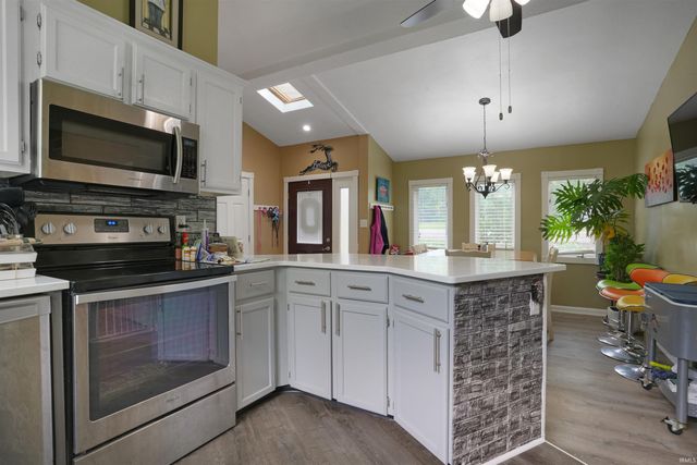 6001 Felstead Road, Evansville, IN 47712