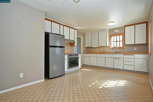 2480 Buena Vista Ave, Walnut Creek, CA 94597