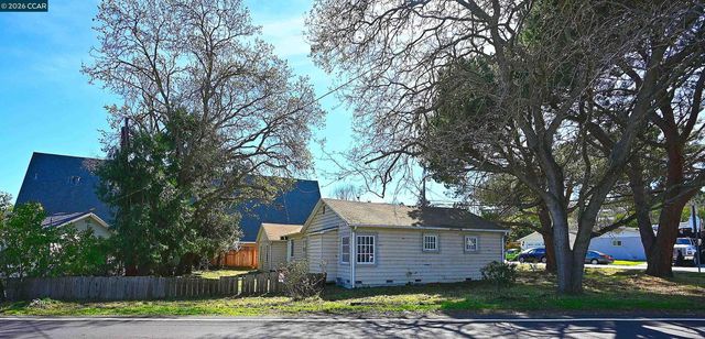 2480 Buena Vista Ave, Walnut Creek, CA 94597