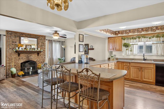 36847 Lodge Drive, Sterling Heights, MI 48312