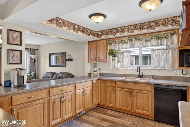36847 Lodge Drive, Sterling Heights, MI 48312