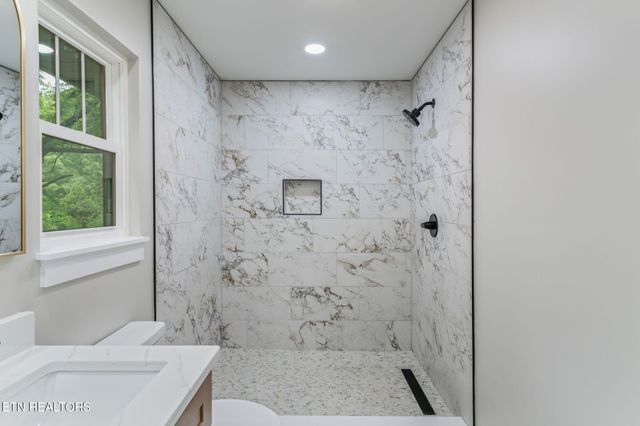 826 Long Mill Road, Athens, TN 37303