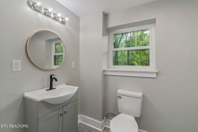 826 Long Mill Road, Athens, TN 37303