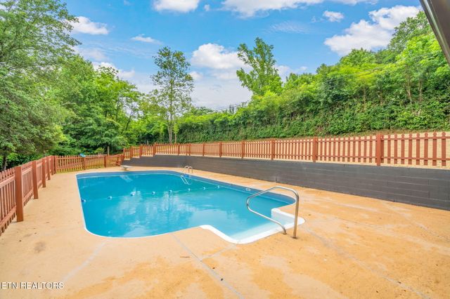 826 Long Mill Road, Athens, TN 37303