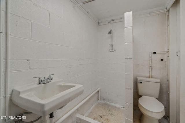 826 Long Mill Road, Athens, TN 37303