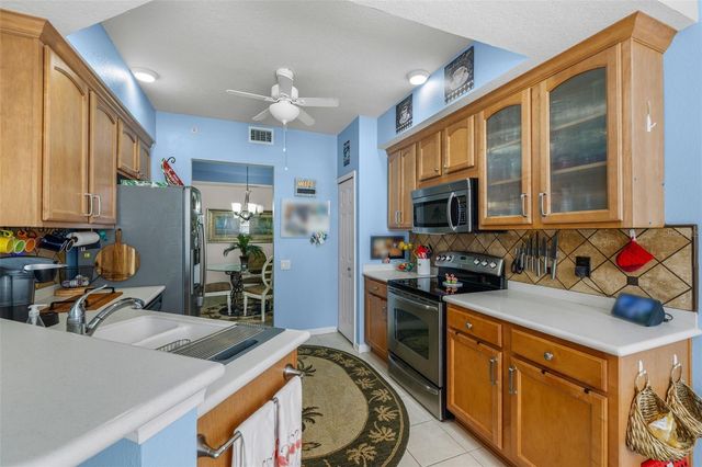 810 LANTERN WAY, Clearwater, FL 33765