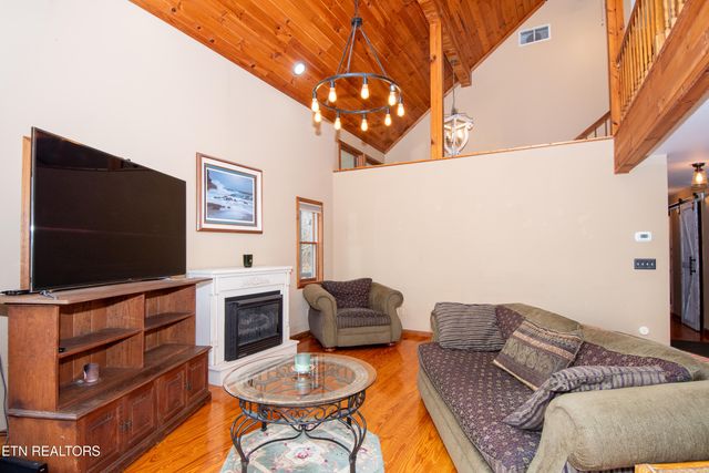 6217 Old Walland Hwy, Walland, TN 37886