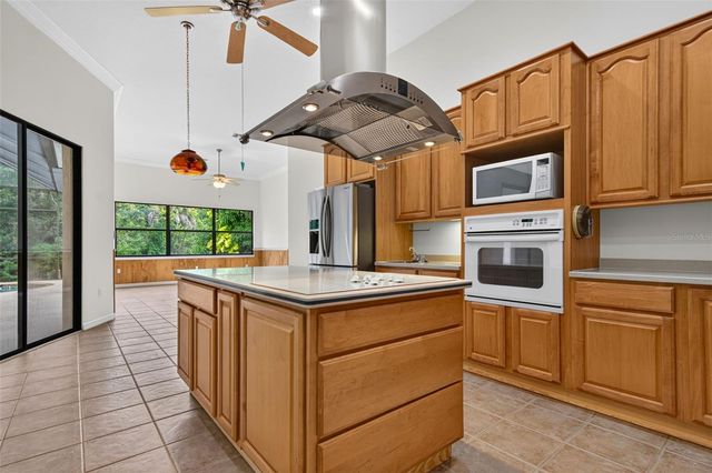 679 SAWGRASS BRIDGE ROAD, Venice, FL 34292