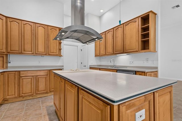 679 SAWGRASS BRIDGE ROAD, Venice, FL 34292