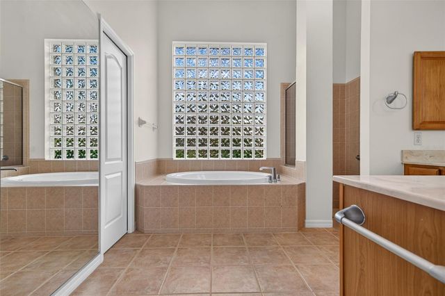 679 SAWGRASS BRIDGE ROAD, Venice, FL 34292