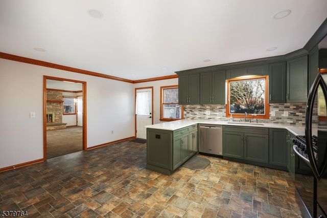 99 Beechwood Cir, Hillsborough Twp., NJ 08844