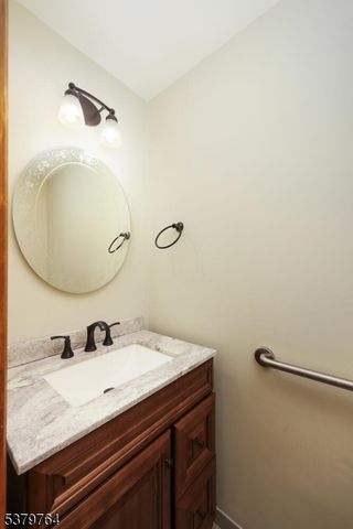 99 Beechwood Cir, Hillsborough Twp., NJ 08844