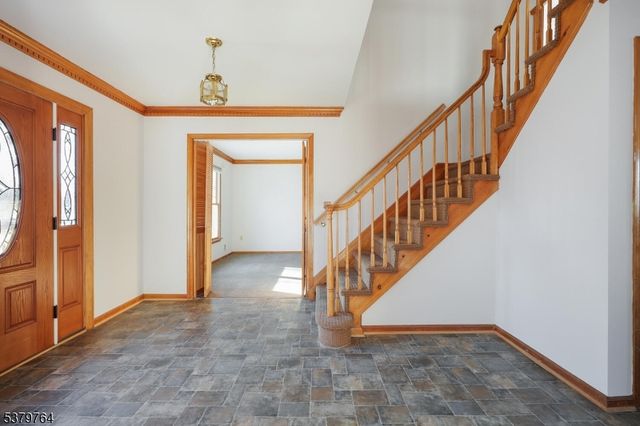 99 Beechwood Cir, Hillsborough Twp., NJ 08844