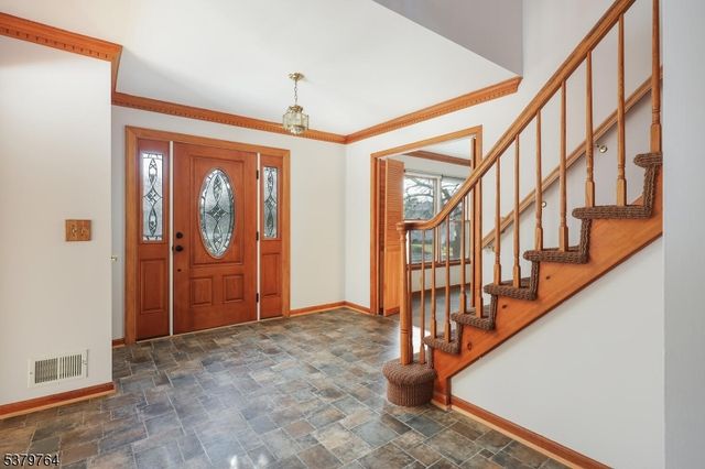 99 Beechwood Cir, Hillsborough Twp., NJ 08844