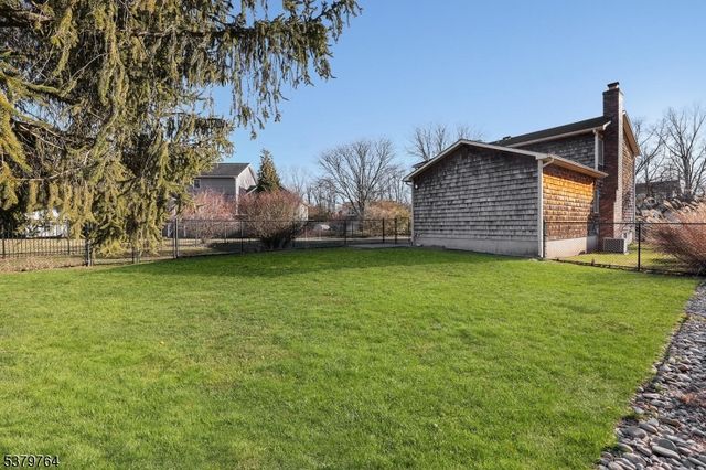 99 Beechwood Cir, Hillsborough Twp., NJ 08844