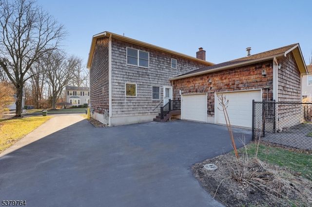 99 Beechwood Cir, Hillsborough Twp., NJ 08844