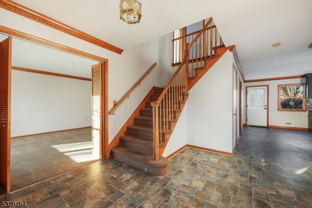 99 Beechwood Cir, Hillsborough Twp., NJ 08844