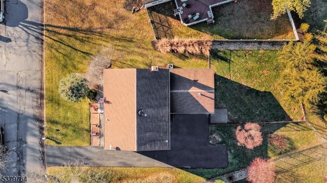 99 Beechwood Cir, Hillsborough Twp., NJ 08844