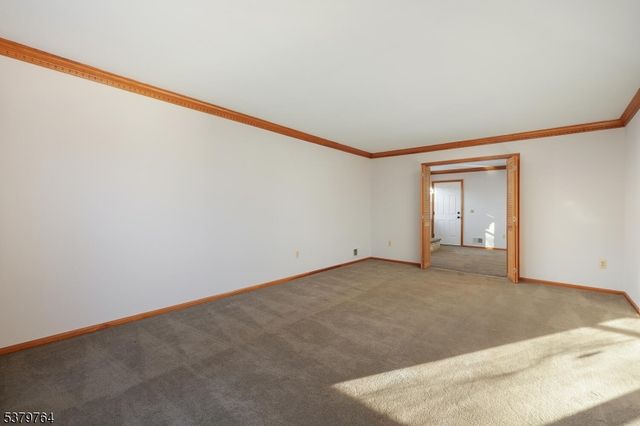 99 Beechwood Cir, Hillsborough Twp., NJ 08844