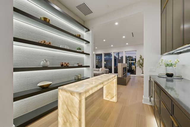 5011 Glenmeadow Drive, Houston, TX 77096