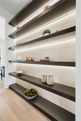 5011 Glenmeadow Drive, Houston, TX 77096