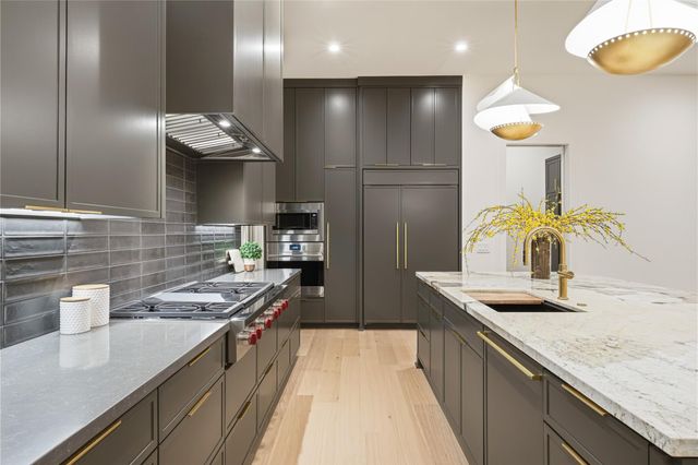 5011 Glenmeadow Drive, Houston, TX 77096