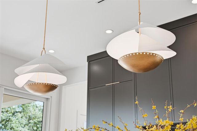 5011 Glenmeadow Drive, Houston, TX 77096