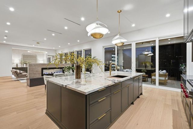 5011 Glenmeadow Drive, Houston, TX 77096