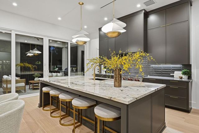 5011 Glenmeadow Drive, Houston, TX 77096