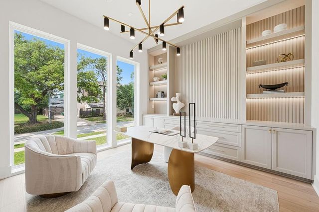 5011 Glenmeadow Drive, Houston, TX 77096