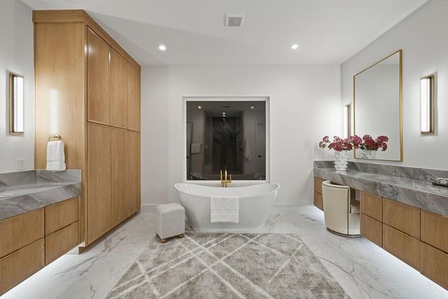 5011 Glenmeadow Drive, Houston, TX 77096