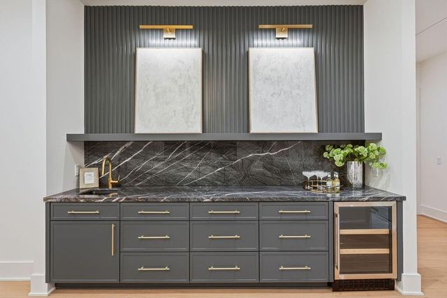 5011 Glenmeadow Drive, Houston, TX 77096