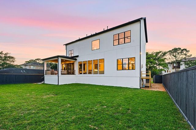 5011 Glenmeadow Drive, Houston, TX 77096