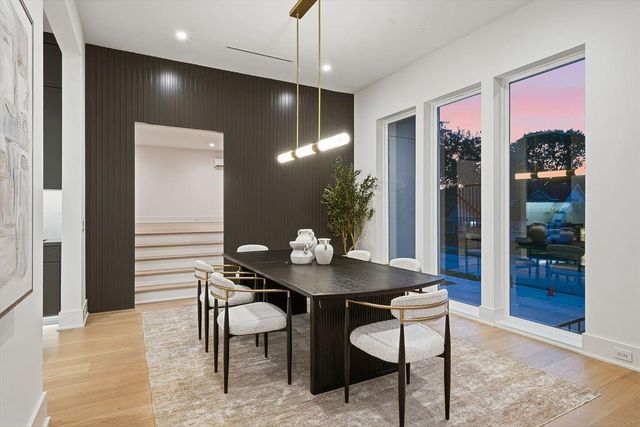 5011 Glenmeadow Drive, Houston, TX 77096