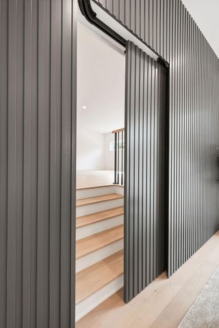 5011 Glenmeadow Drive, Houston, TX 77096