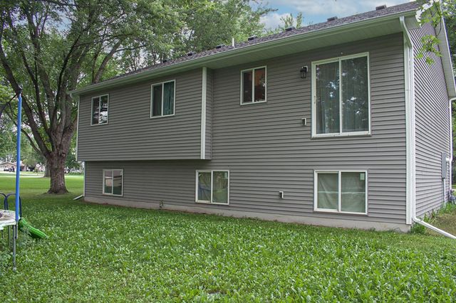 1930 Prospect Drive NE, Saint Cloud, MN 56304