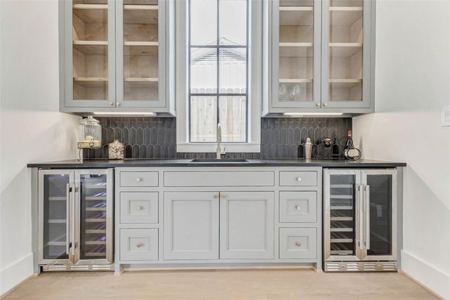 6911 Hartland Avenue, Houston, TX 77055