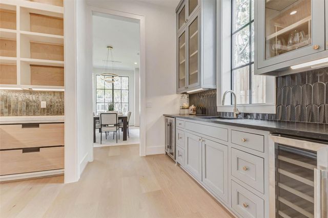 6911 Hartland Avenue, Houston, TX 77055