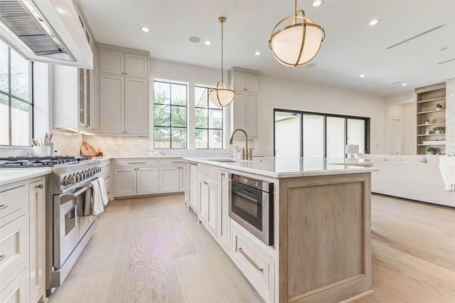 6911 Hartland Avenue, Houston, TX 77055