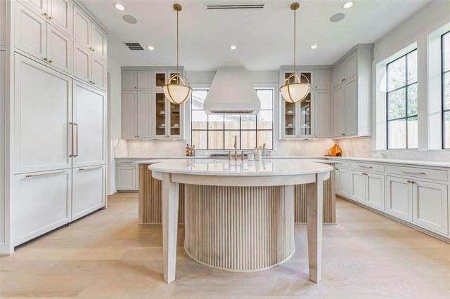 6911 Hartland Avenue, Houston, TX 77055