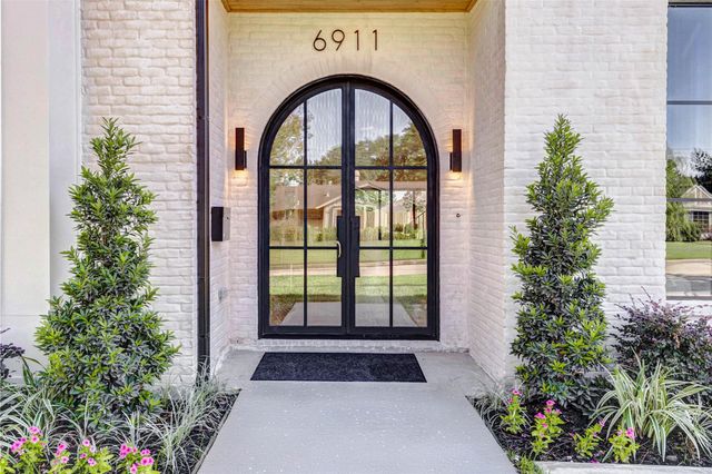 6911 Hartland Avenue, Houston, TX 77055