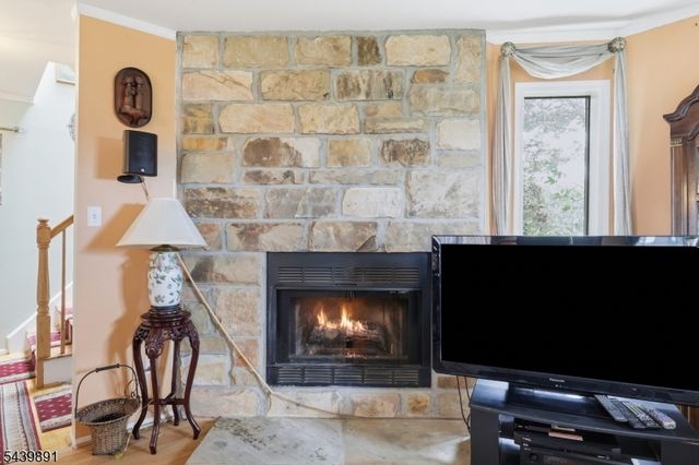 11 Trafalgar Ct, Washington Twp., NJ 07840