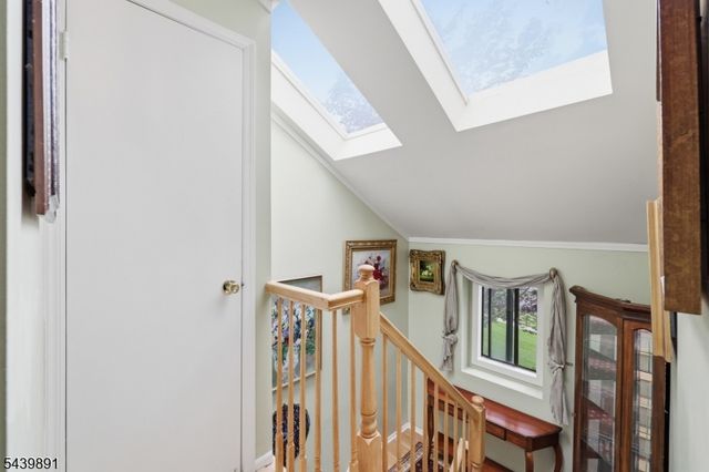 11 Trafalgar Ct, Washington Twp., NJ 07840