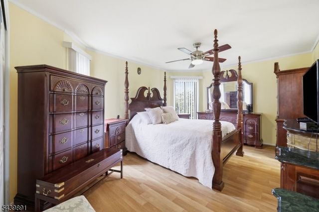11 Trafalgar Ct, Washington Twp., NJ 07840