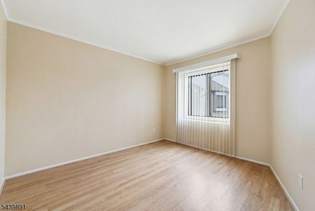 11 Trafalgar Ct, Washington Twp., NJ 07840