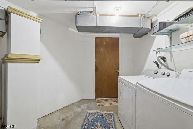 11 Trafalgar Ct, Washington Twp., NJ 07840
