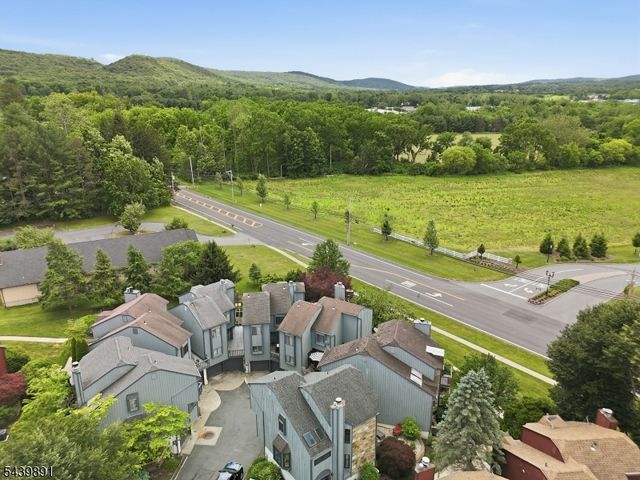 11 Trafalgar Ct, Washington Twp., NJ 07840