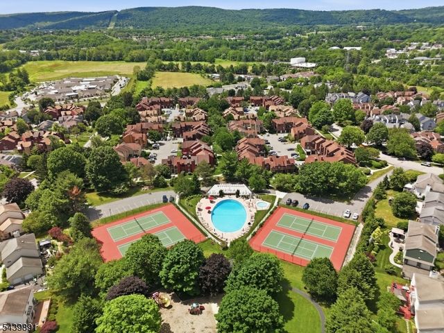 11 Trafalgar Ct, Washington Twp., NJ 07840