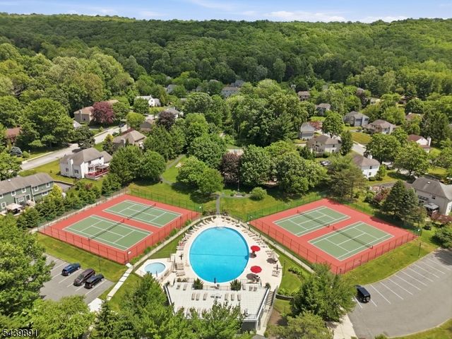 11 Trafalgar Ct, Washington Twp., NJ 07840